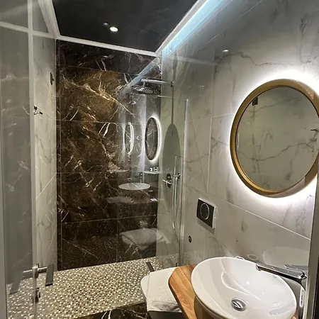 Utopia Hotel