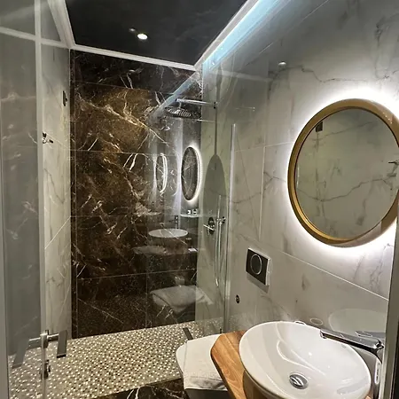 Utopia Hotel