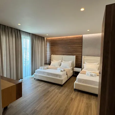 Utopia Hotell 4*