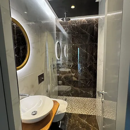 Utopia Hotel