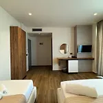 Utopia 4*