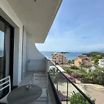 Utopia 4*