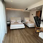 Hotel Utopia 4*